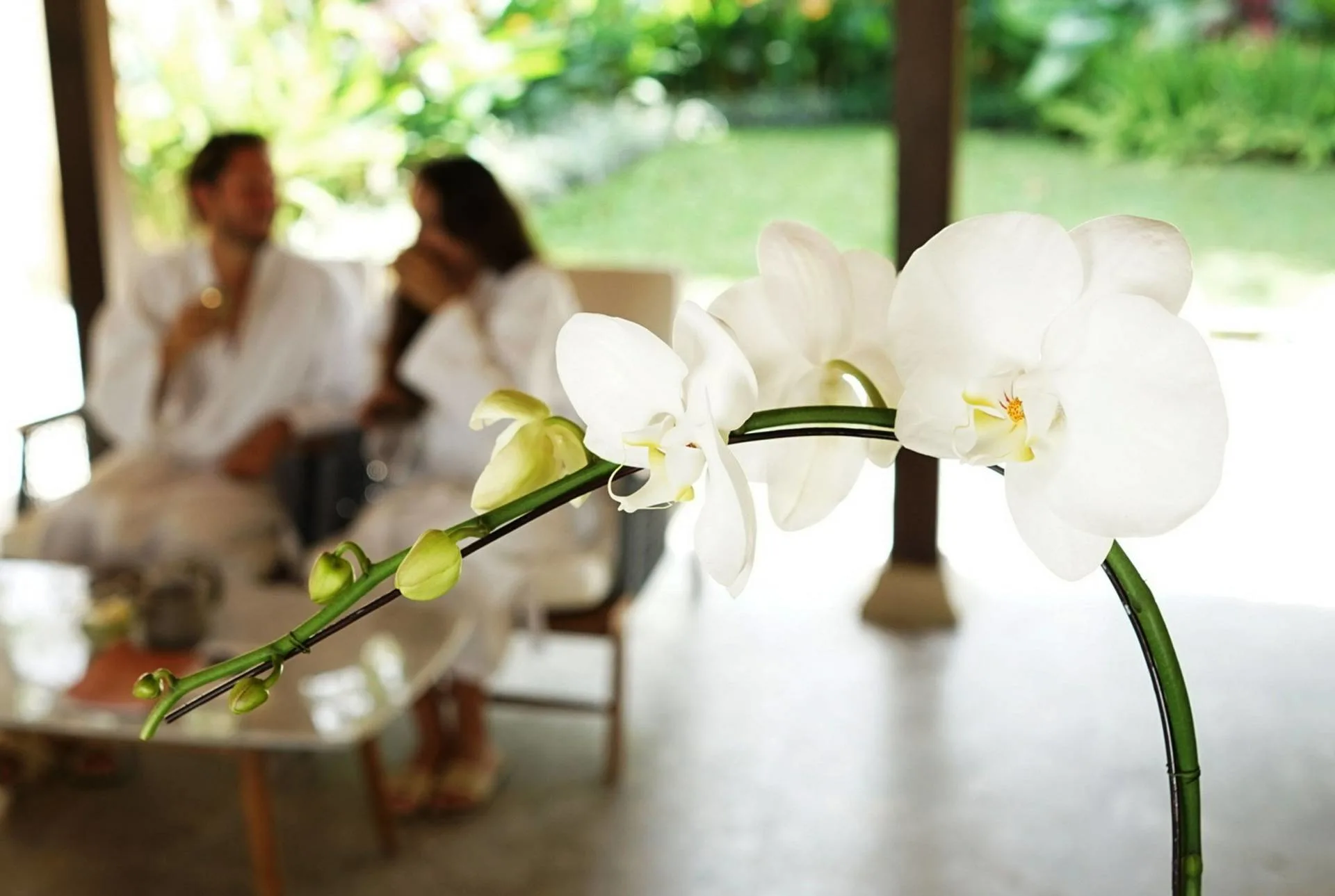 couple at REVIVO-Remissio-Spa